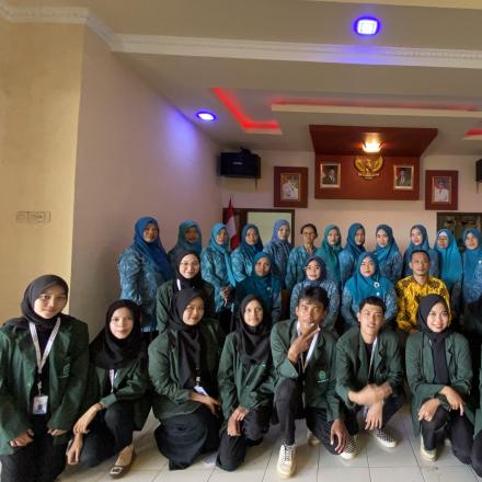 Kegiatan KKN Membantu Acara Pertemuan Rutin Tim Penggerak PKK Desa Se Kecamatan Karangdadap 