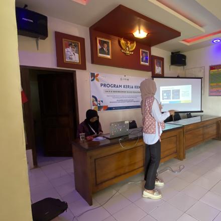 Sosialisasi Digital Marketing dan Pengajian Rutin Bersama Ibu-ibu Desa Kaligawe