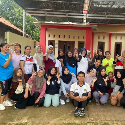 Kegiatan Senam Minggu Pagi dan Rutinan Berzanji di Masjid Al-Hikmah 