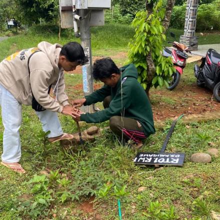Pemasangan Plangisasi RW 01 dan Kegiatan Bimbingan Belajar