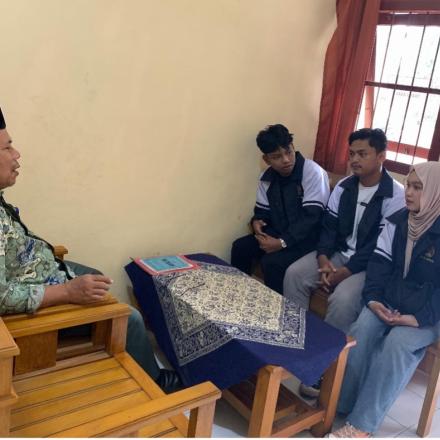 Kunjungan Ke Sekolah Dasar Negeri Kaligawe dan Poliklinik Desa