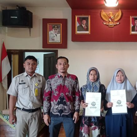 Penyerahan Sertifikat PTSL Tahun 2024