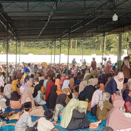TRADISI NYADRAN DESA KALIGAWE SEBAGAI WUJUD MENGHORMATI LELUHUR DAN MEMPERERAT SILATURAHMI